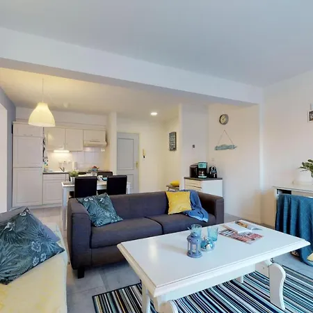 Stella Deluxe Superior 5 Star Apartment, Your Piece Of Heaven By The Sea & Park, With Sea View