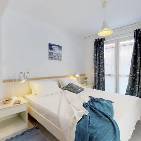 Stella Deluxe Superior 5 Star Apartment, Your Piece Of Heaven By The Sea & Park, With Sea View Novigrad (Istria)