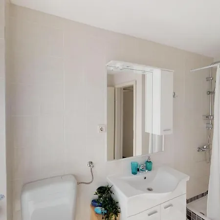 Stella Deluxe Superior 5 Star Apartment, Your Piece Of Heaven By The Sea & Park, With Sea View