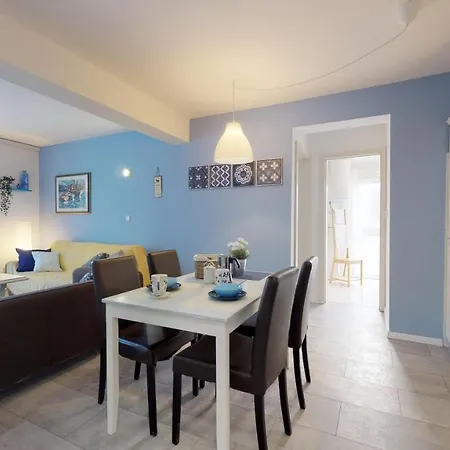 Stella Deluxe Superior 5 Star Apartment, Your Piece Of Heaven By The Sea & Park, With Sea View
