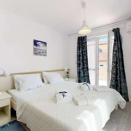 아파트 Stella With Terrace By The Sea & Park